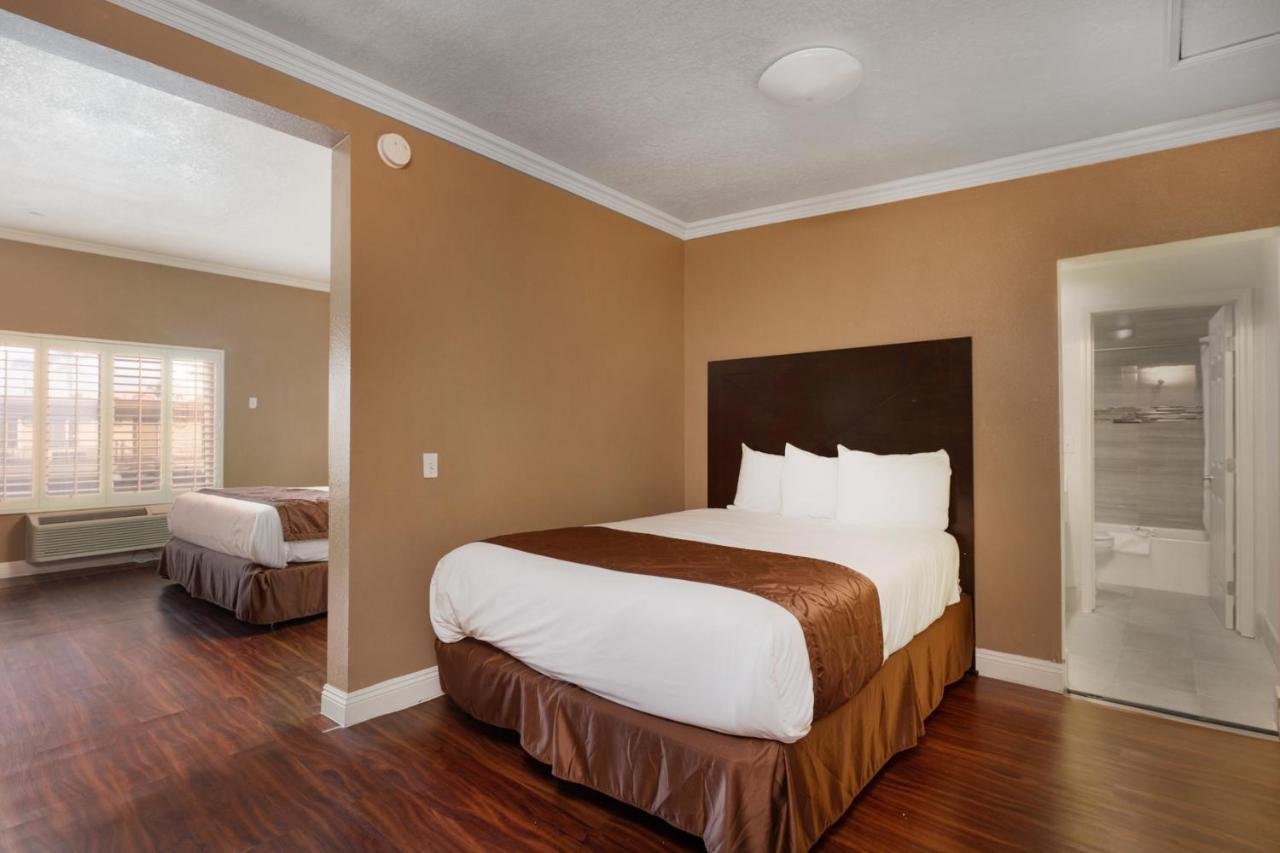 Americas Best Value Inn & Suites Anaheim Extérieur photo