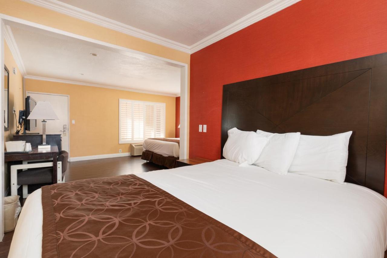 Americas Best Value Inn & Suites Anaheim Extérieur photo