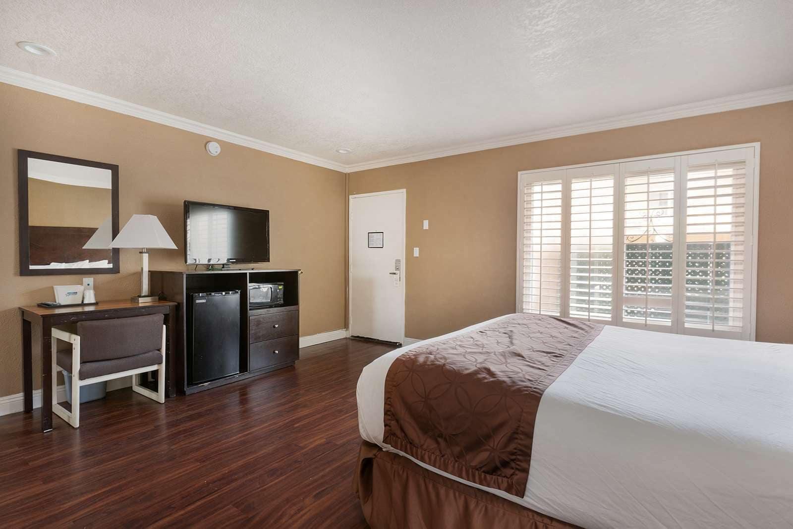 Americas Best Value Inn & Suites Anaheim Extérieur photo